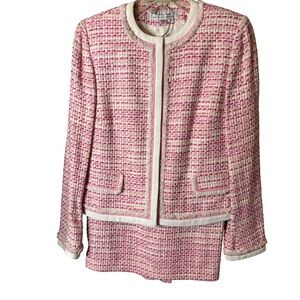 BRAND NEW!! Tahari Pink and Cream Tweed Suit Fully Lined.